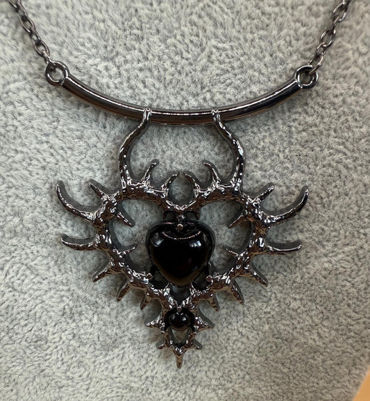 Gothic double heart thorn necklace