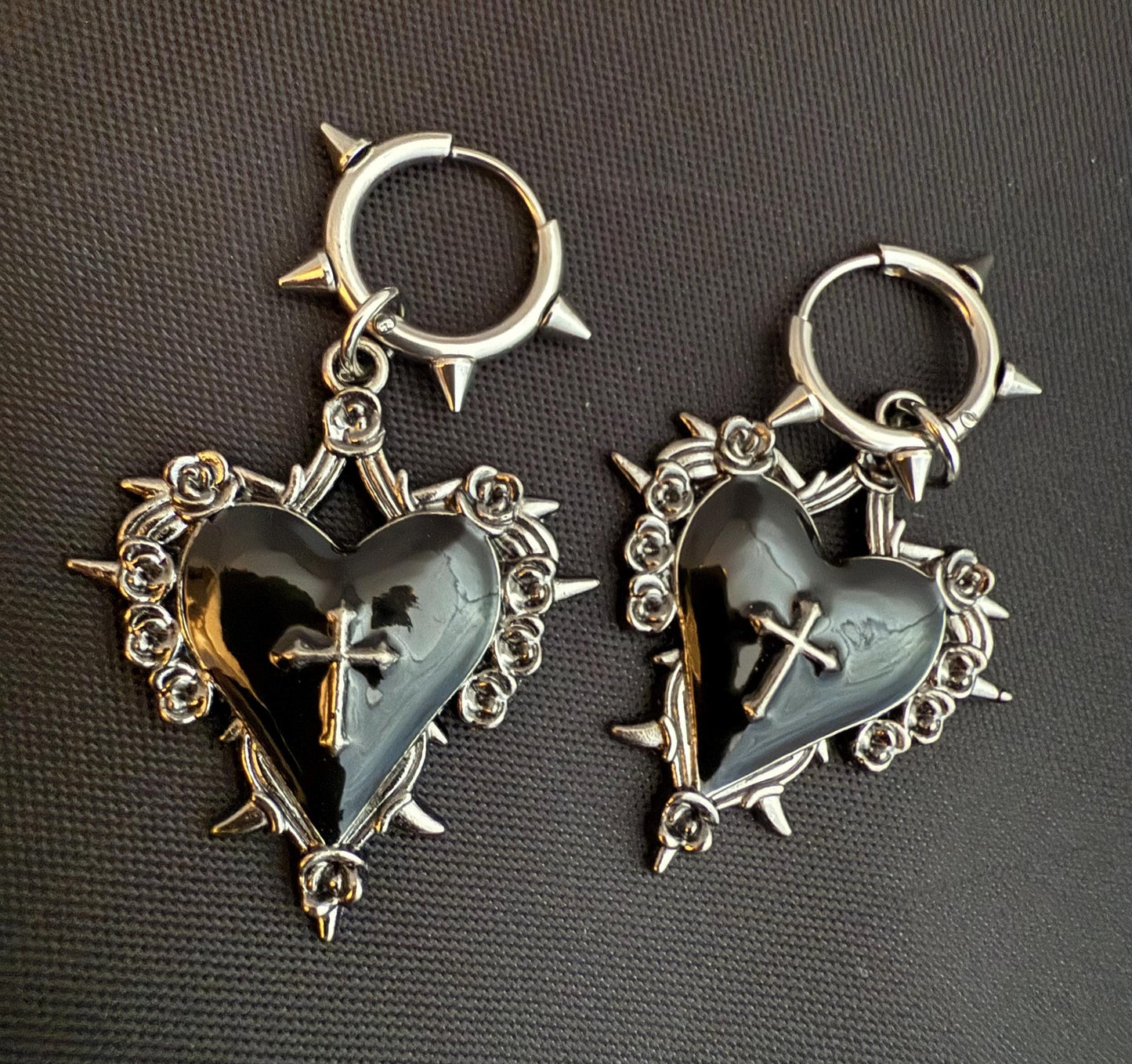 Heart Rose & Thorns Huggies